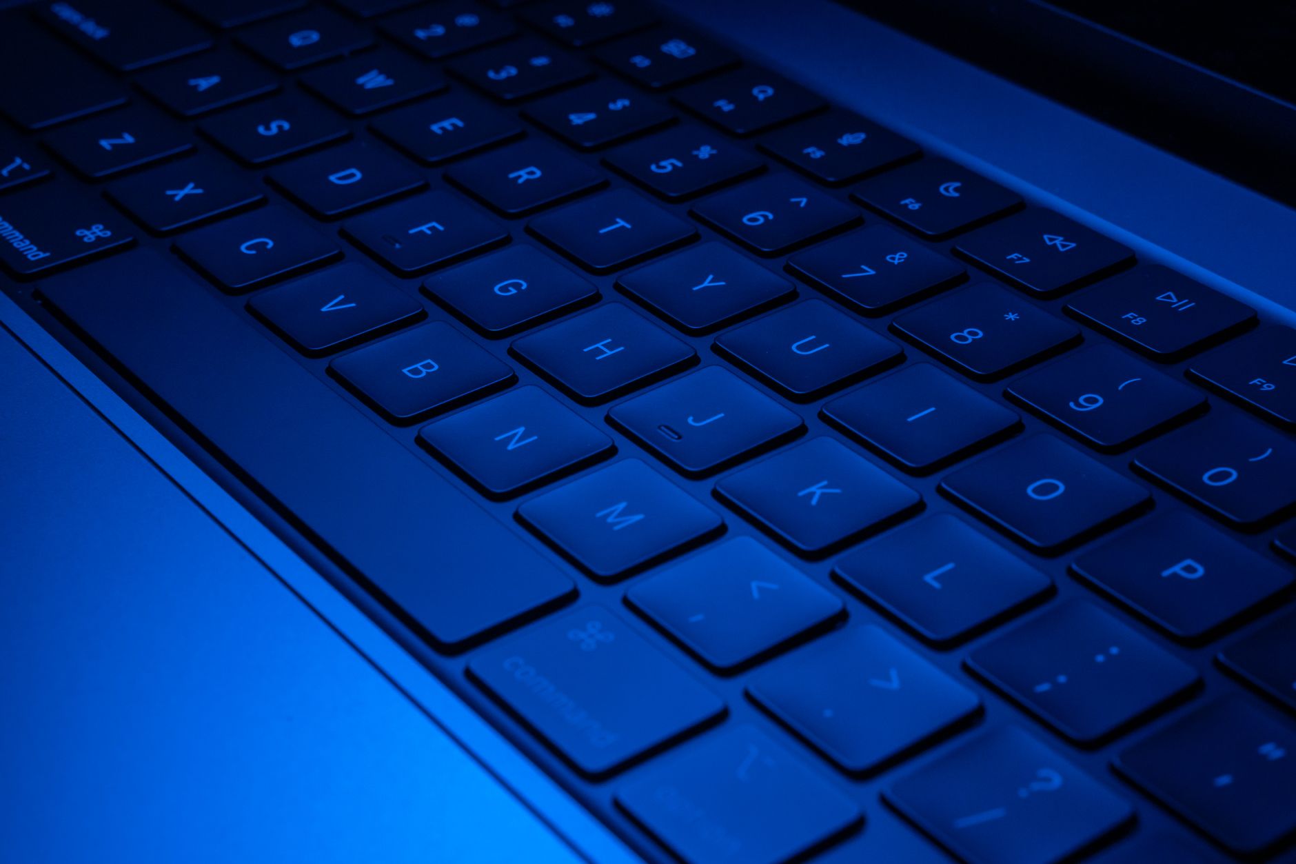 Surface Laptop Ultra: Microsoft und Nvidia bauen ein 1-Petaflop-KI-Notebook mit RTX-Spark-Chip