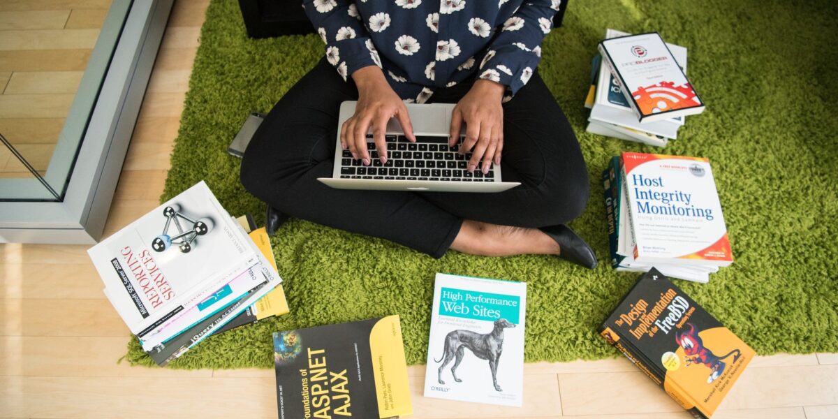 Die besten Fachbücher zu KI & Cybersecurity 2026: Wissen, das bleibt