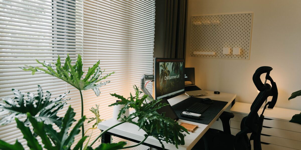 Ergonomischer Homeoffice-Arbeitsplatz 2026: Schreibtisch, Stuhl & Co.