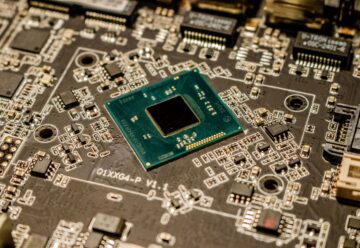 ZAYA1-8B: Effizientes Reasoning-Modell komplett auf AMD-Hardware trainiert
