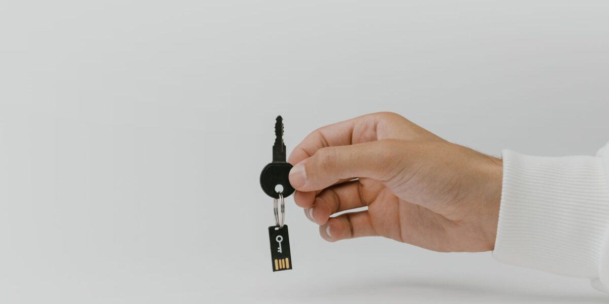 Verschlüsselte USB-Sticks & externe SSDs 2026: Backups, die wirklich sicher sind