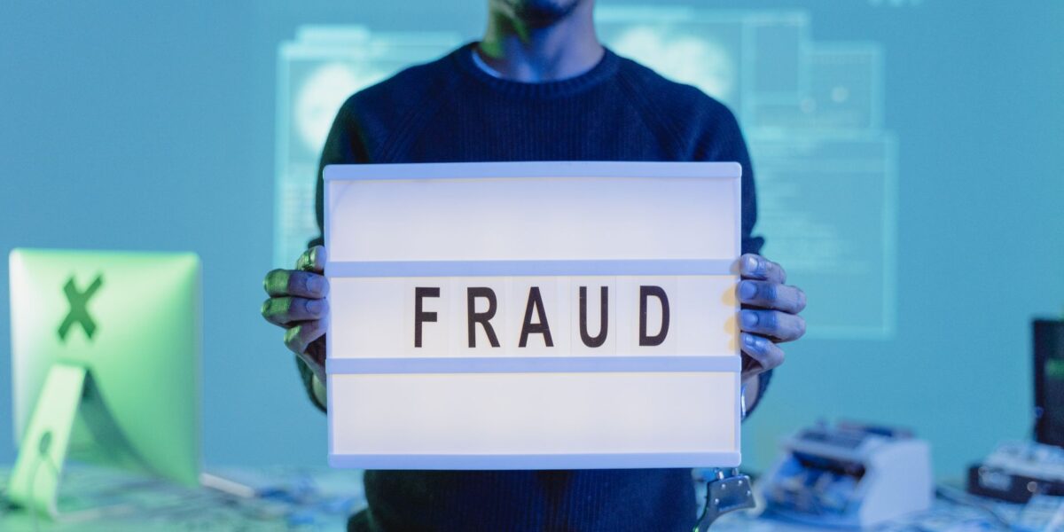 Oracle PeopleSoft Sicherheitslücke CVE-2026-35273: ShinyHunters erpressen Hochschulen