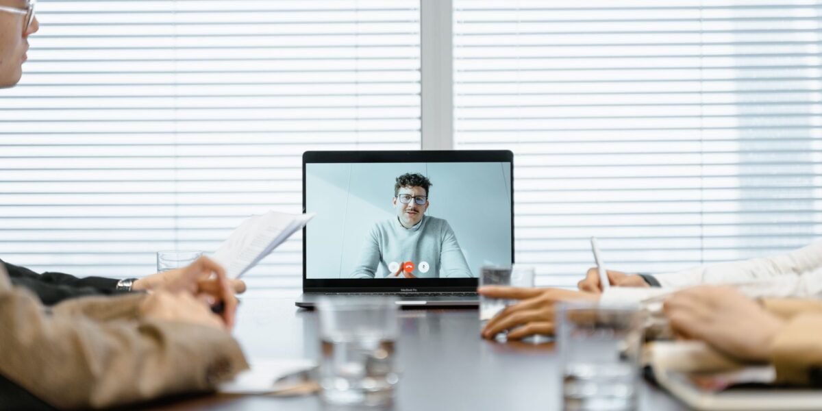 KI-Meeting-Bots: Teams lässt Admins externe Notetaker aussperren