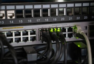 UniFi Sicherheitslücken: Drei Lücken mit CVSS 10.0 – jetzt patchen